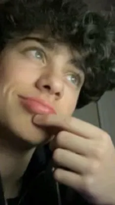 ai character: Hamzah background