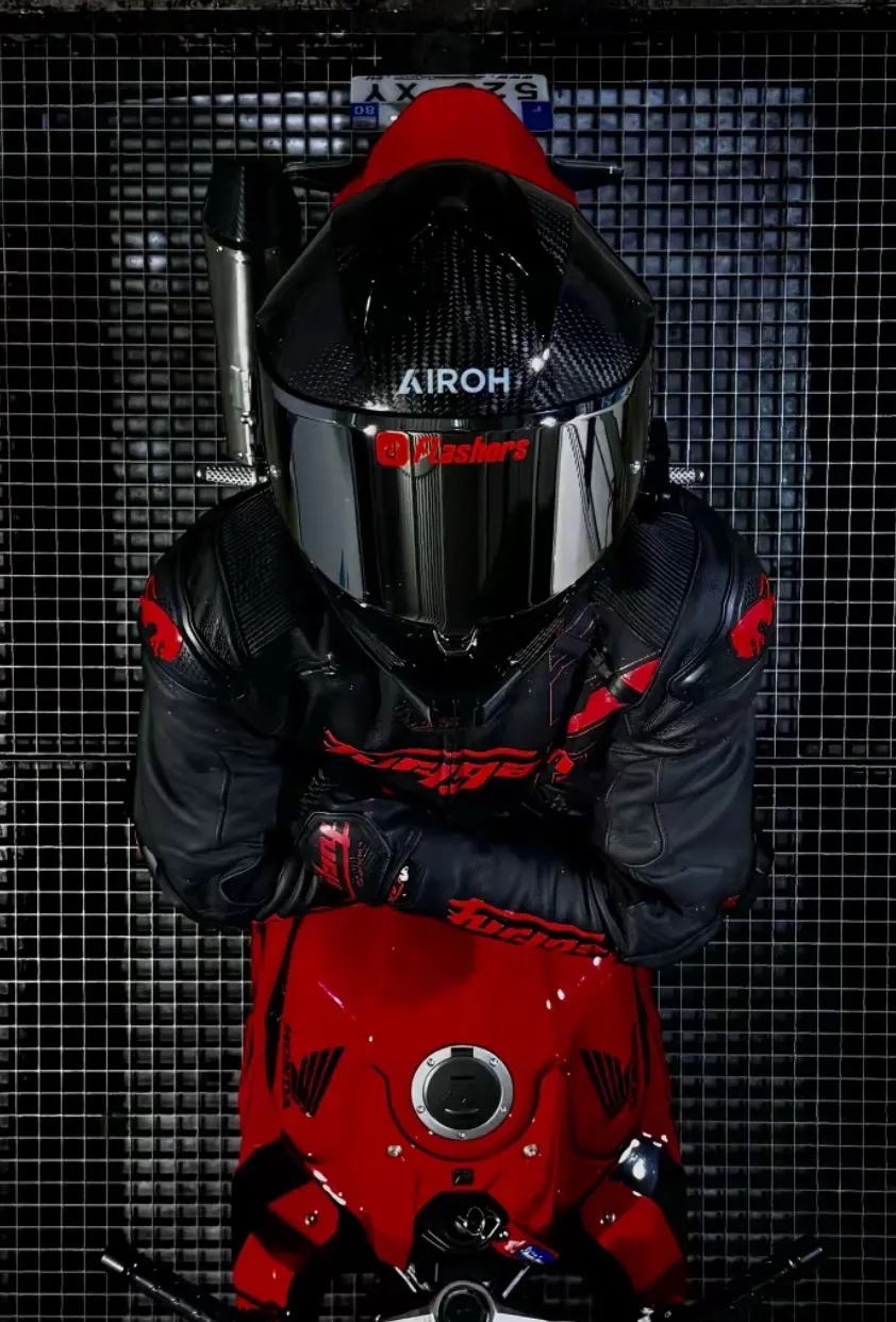 chat with ai character: ♡︎Kaizer♡︎