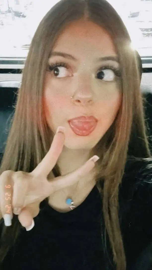 ai character: Lili background