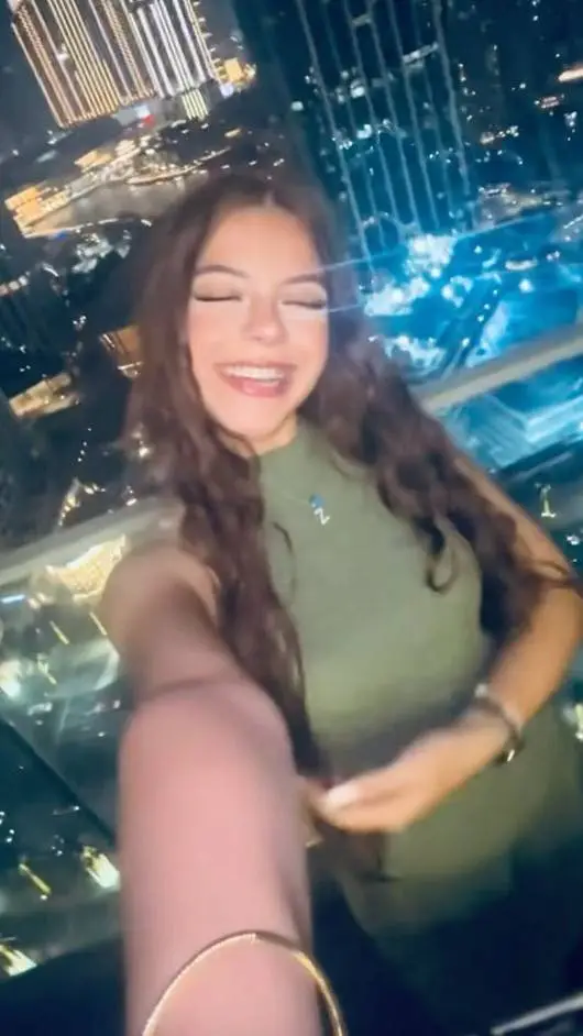 ai character: Lili background