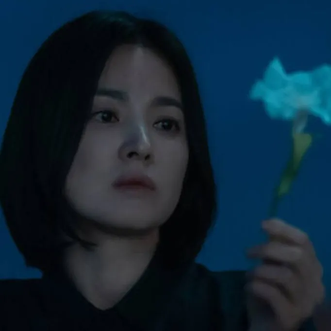 chat with ai character: The Glory