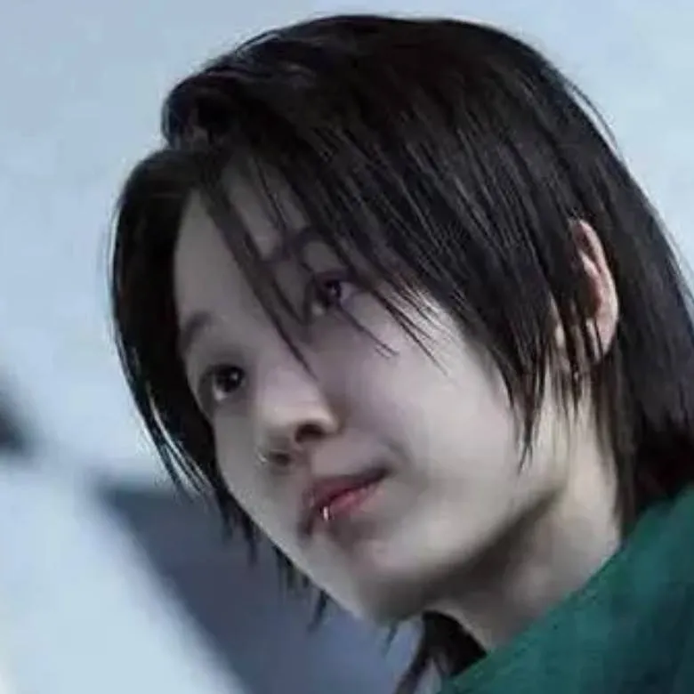 chat with ai character: Semi