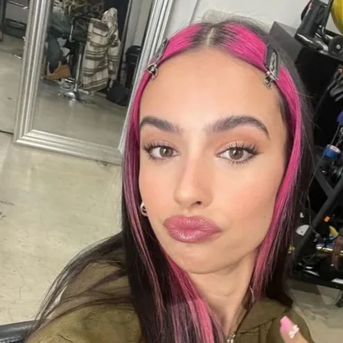 Chat with Kylie Cantrall - text or voice, Enjoy AI Chat Free & Safe