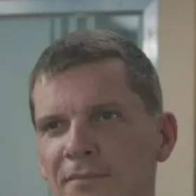 chat with ai character: dr max Christie 