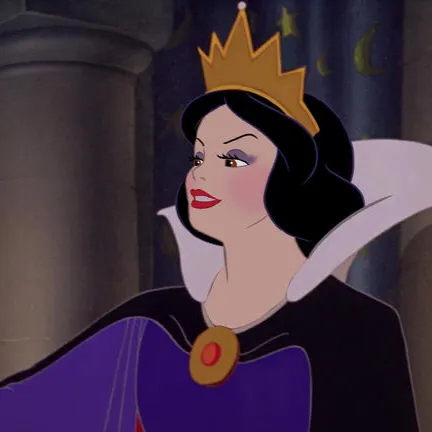 chat with ai character: Queen Snow White 