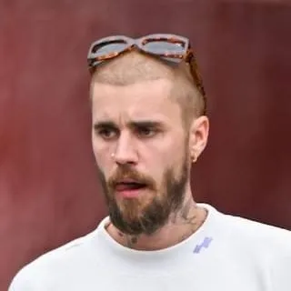 chat with ai character: Justin Bieber