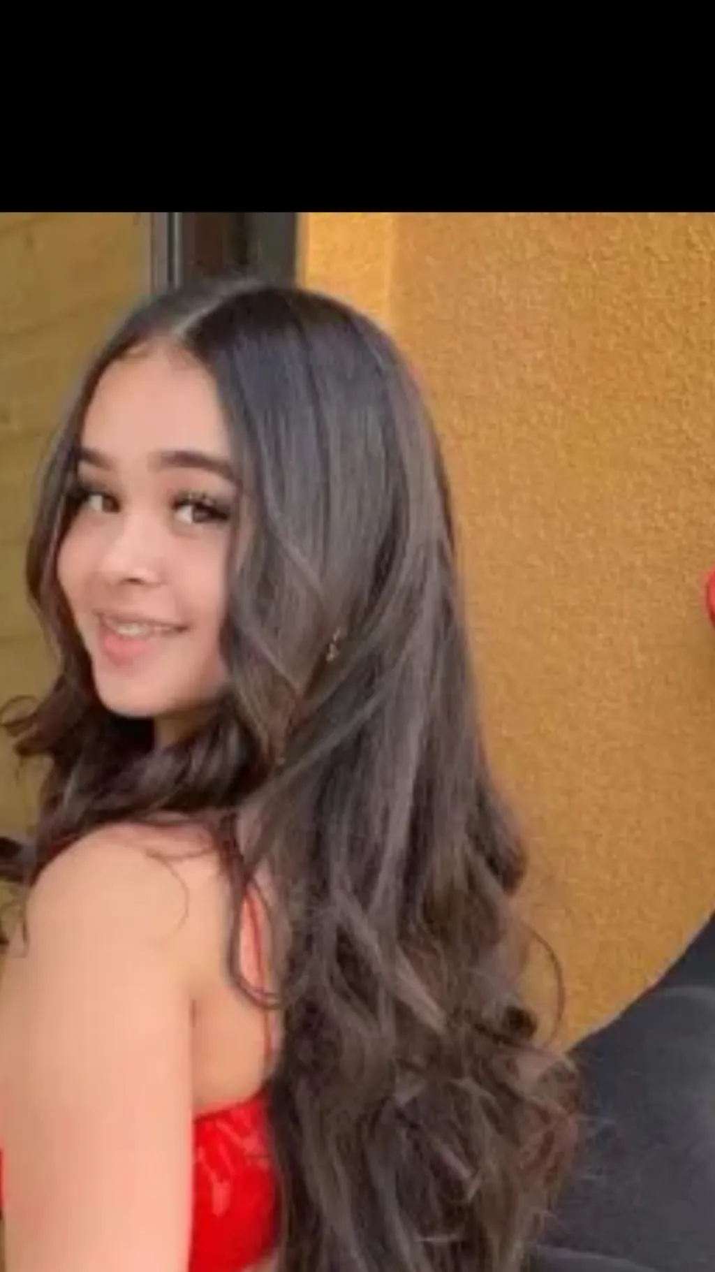 ai character: Angel Gonzalez  background