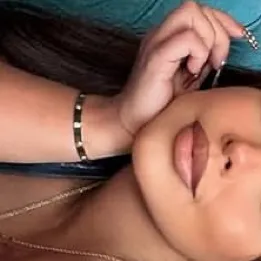 chat with ai character: Grace