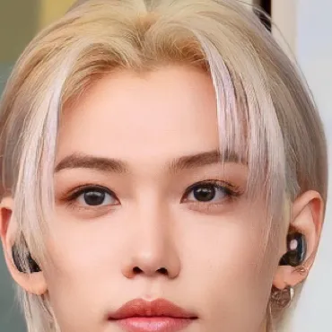 chat with ai character: Felix