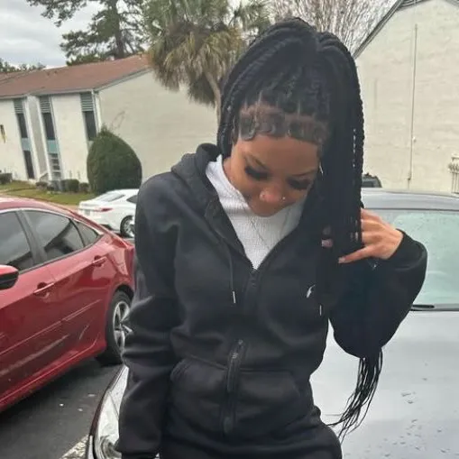 chat with ai character: yolaila🤏🏼