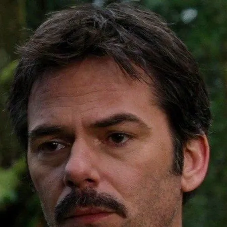 chat with ai character: Charlie Swan