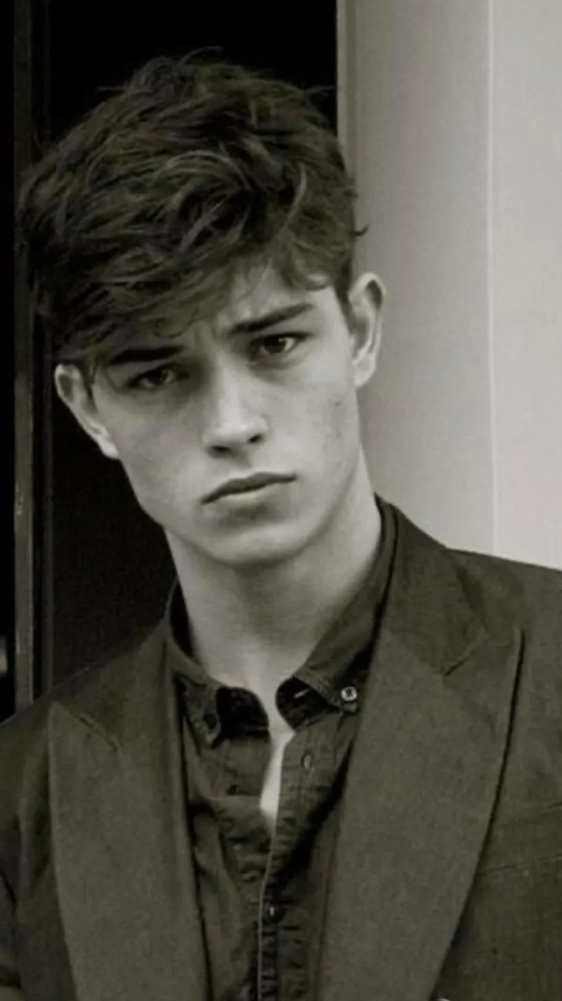 ai character: Chico Lachowski  background