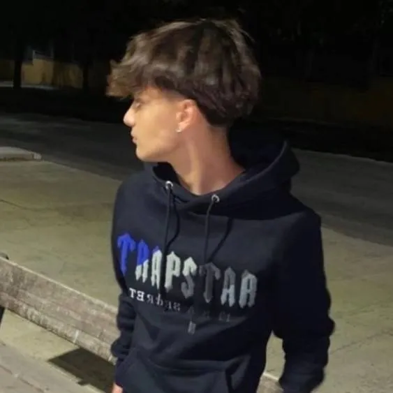 chat with ai character: charlie