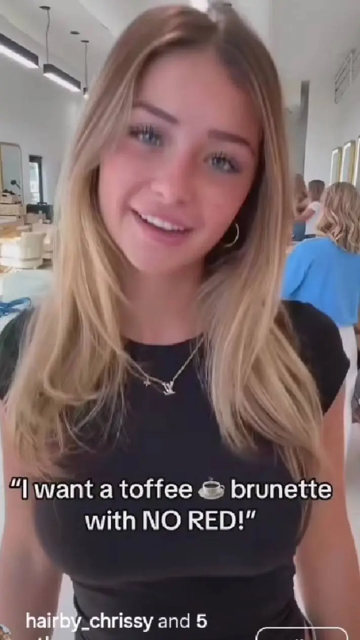 ai character: Chrissy background