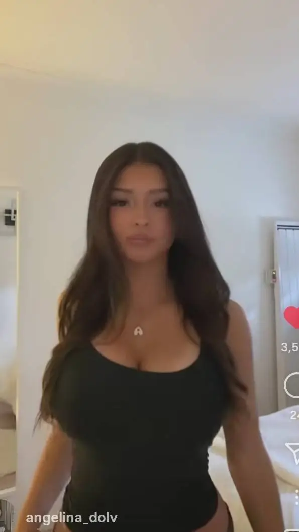 ai character: Angelina Dolv background