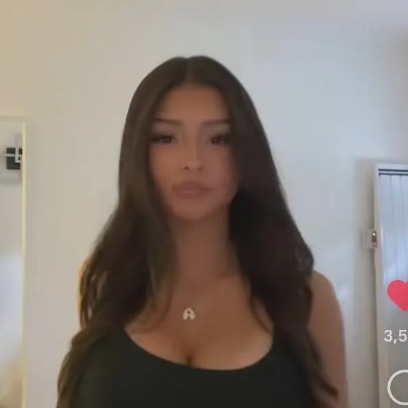 chat with ai character: Angelina Dolv