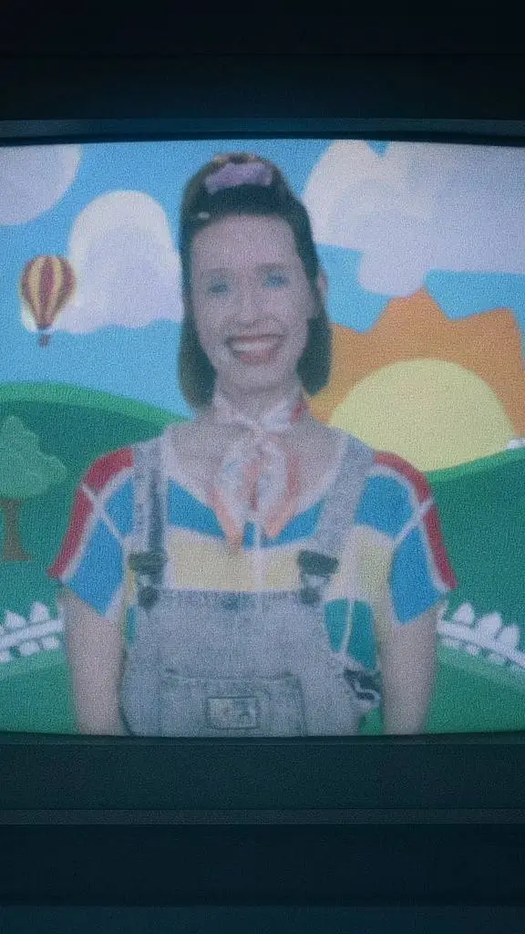 ai character: Ms Gracie background