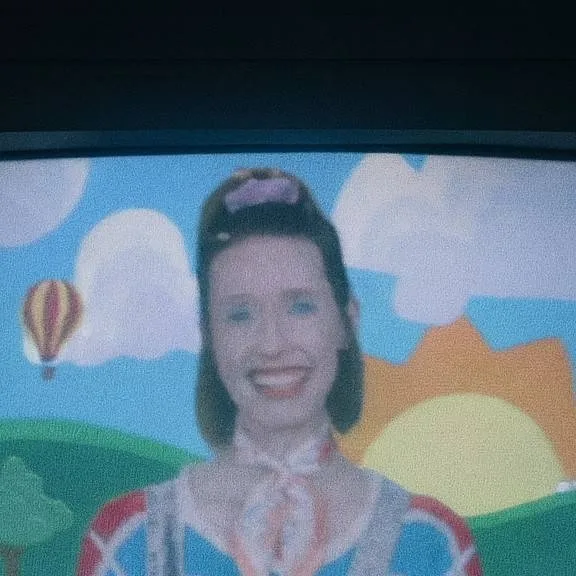 chat with ai character: Ms Gracie