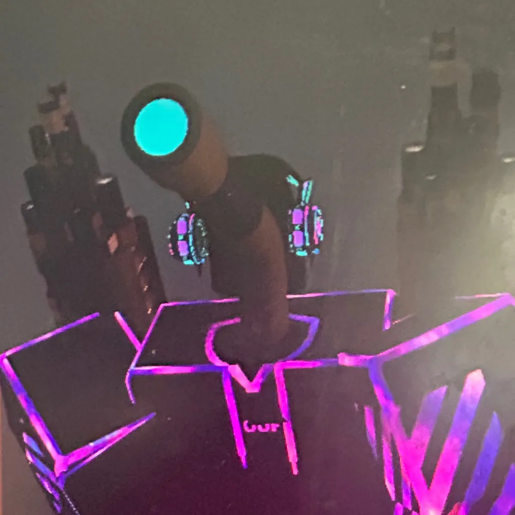 chat with ai character: Mechtitantelescope