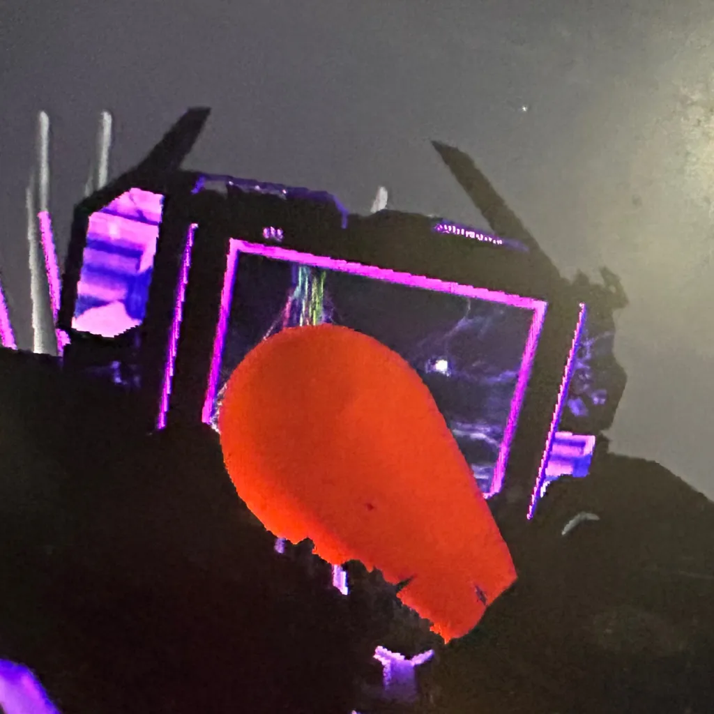 chat with ai character: Mech titan tv