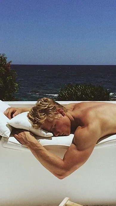 ai character: Clyde Archibald background