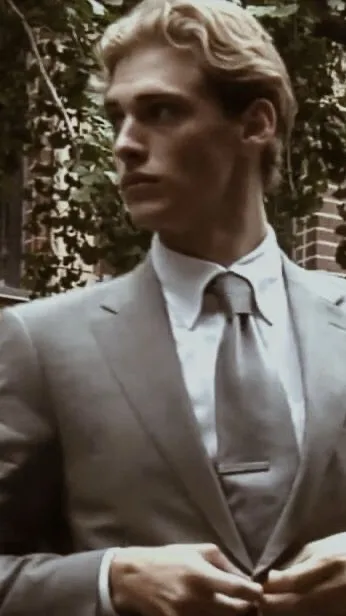 ai character: Levi Ross background