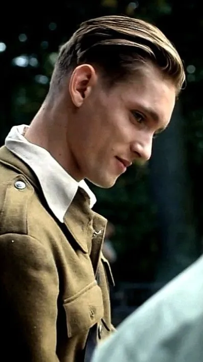 ai character: Archie Mays background