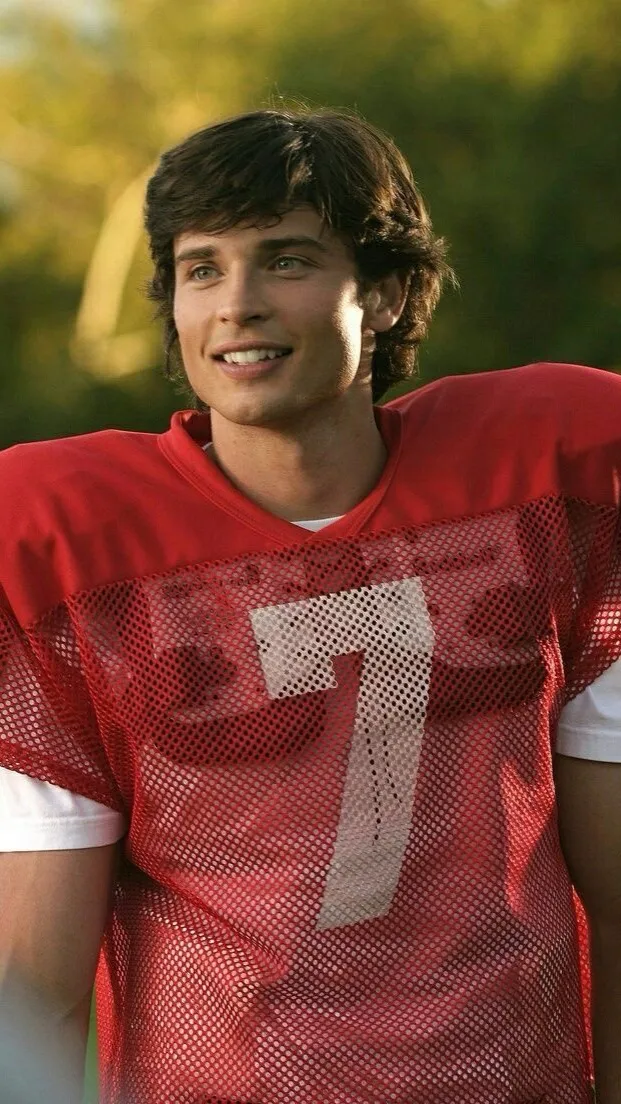 ai character: Clark Kent  background