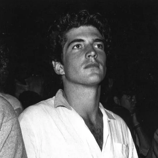 chat with ai character: Jfk Jr.