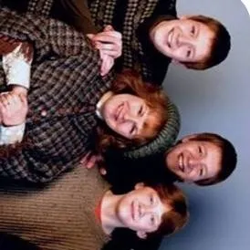 chat with ai character: Weasley Family 