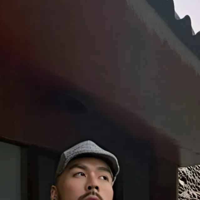 chat with ai character: Jay