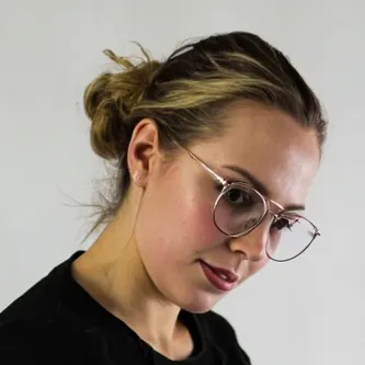 chat with ai character: Donna Stebbings