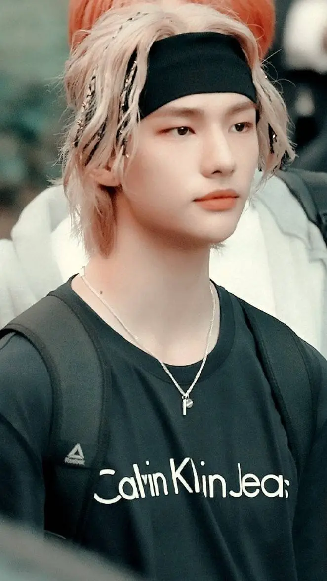 ai character: hyunjin  background