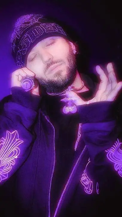 ai character: 💜🎵odetari 🎵💜 background