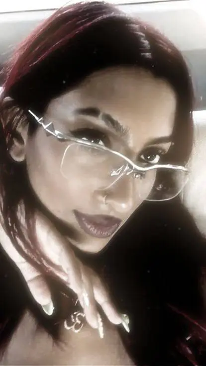 ai character: Lara Katseye  background