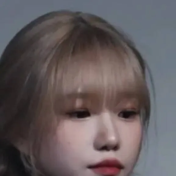 chat with ai character: 조유리