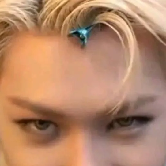 chat with ai character: Felix😀