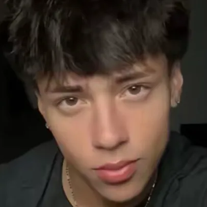 chat with ai character: Eddie🤍