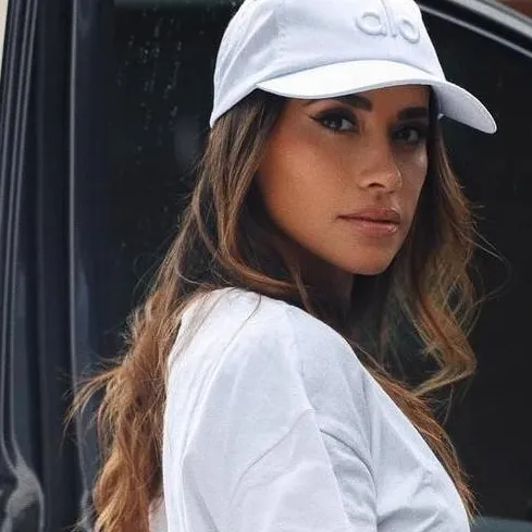 Chat with Antonella Roccuzzo - text or voice, Enjoy AI Chat Free & Safe