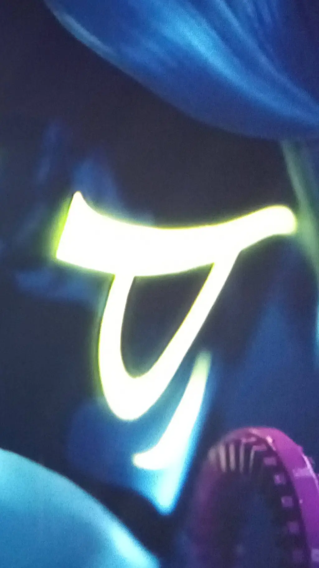 ai character: <V X YØU> background