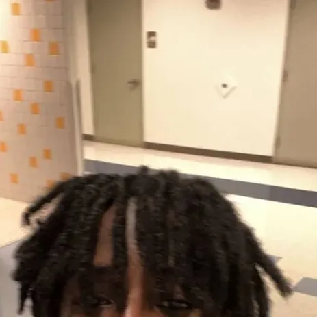 chat with ai character: trayvon2