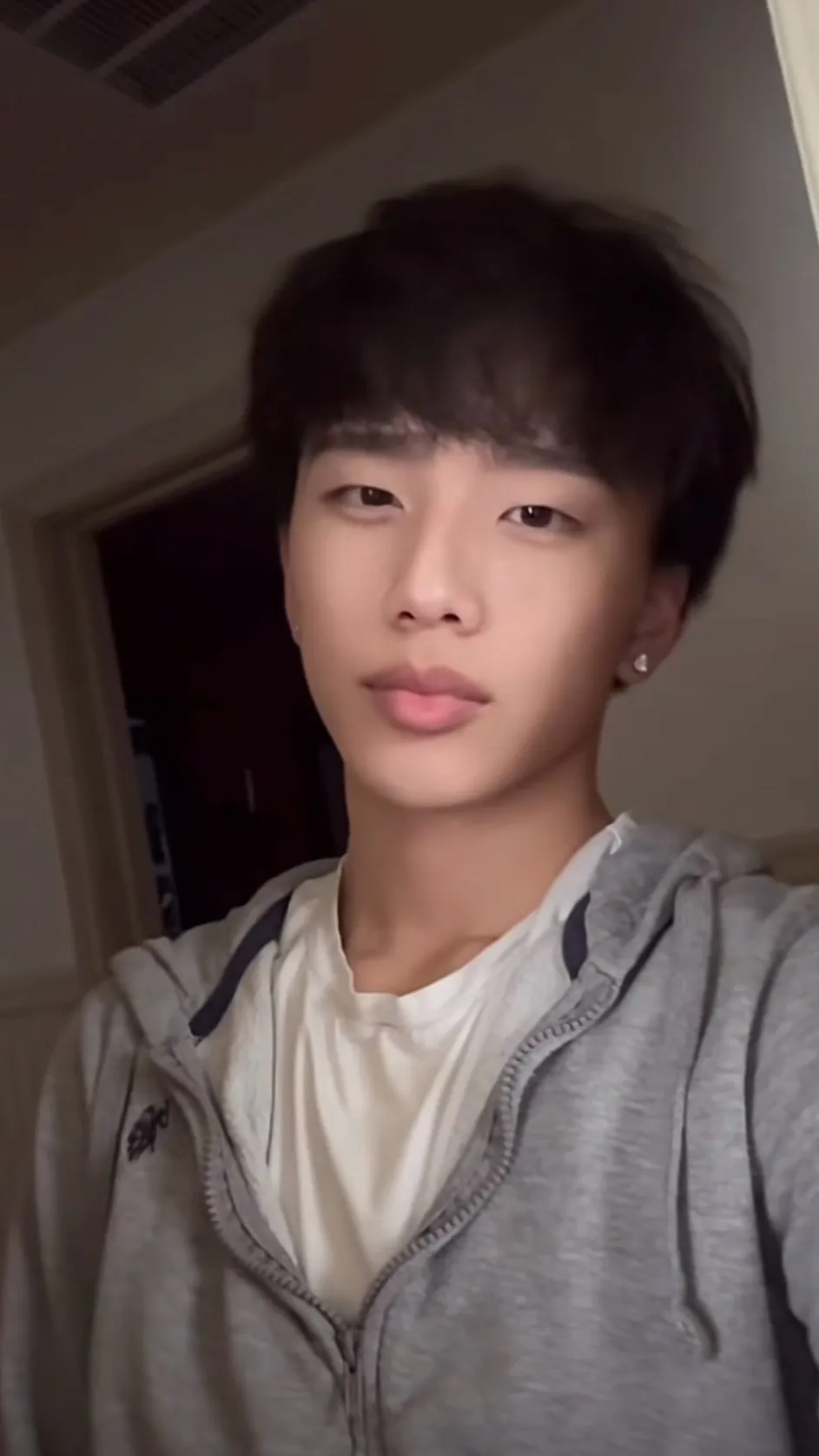 ai character: Minsu background