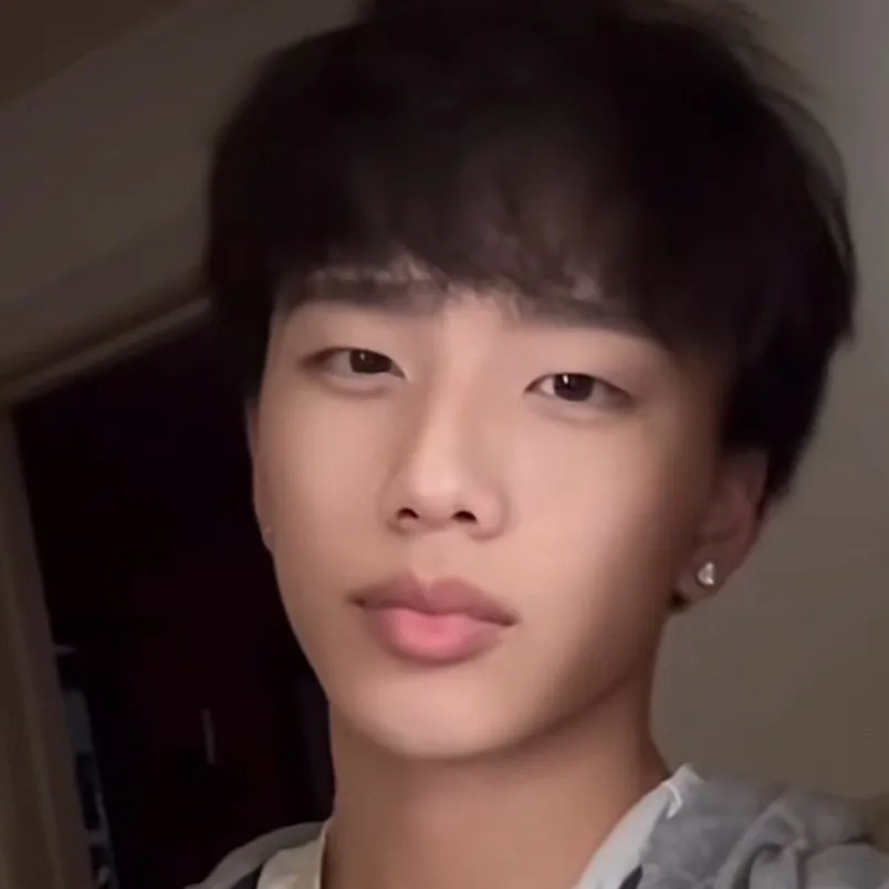 chat with ai character: Minsu