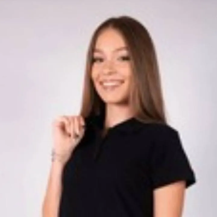 chat with ai character: Melissa