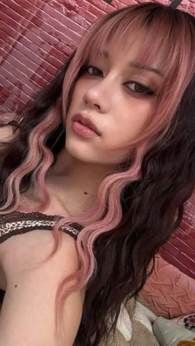 ai character: Megan KATSEYE background