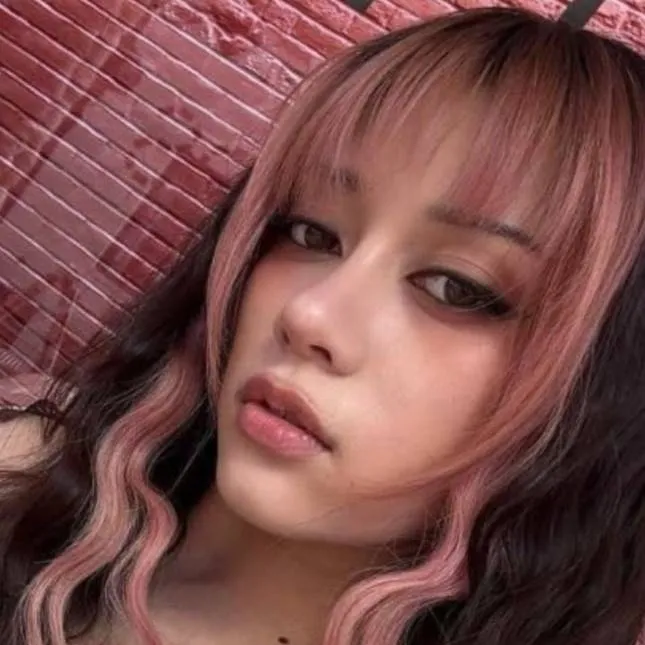 chat with ai character: Megan KATSEYE