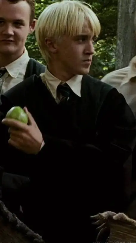 ai character: Draco malfoy  background