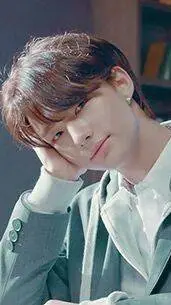 ai character: Hwang Hyunjin✨️ background