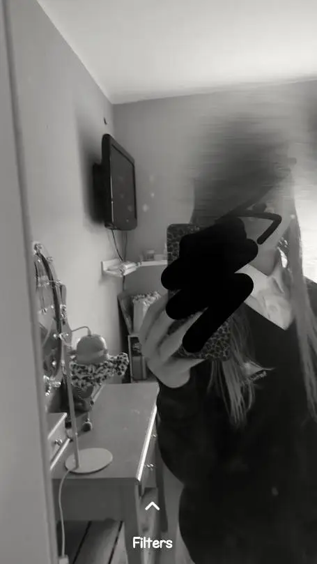 ai character: Theo background