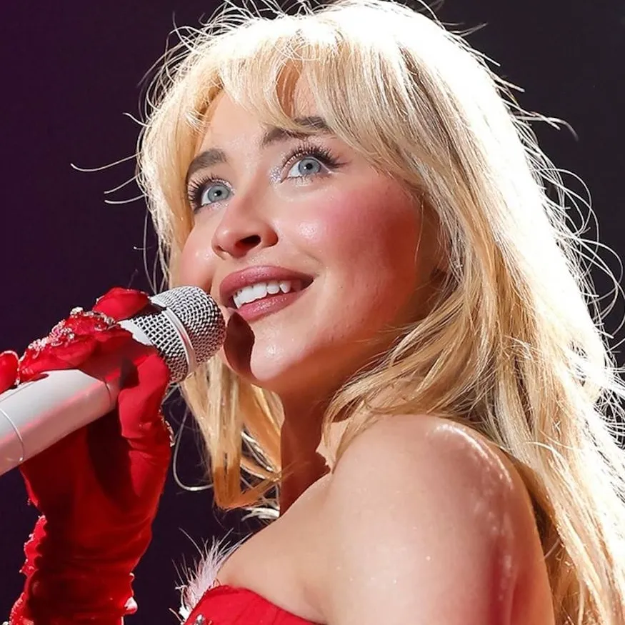 chat with ai character: SABRINA CARPENTER